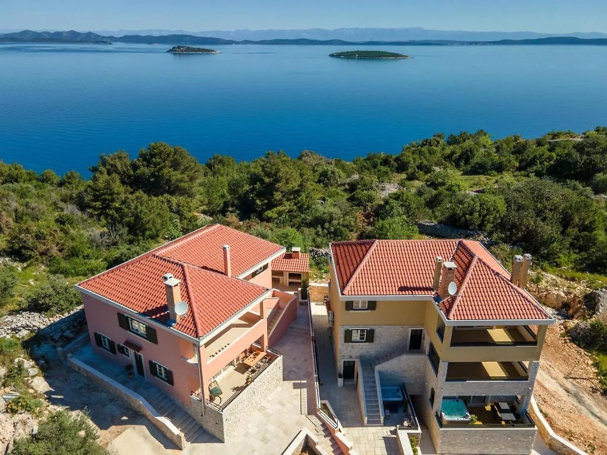 Teona Luxury Studio Apartment With Jacuzzi And Garden View  Sali