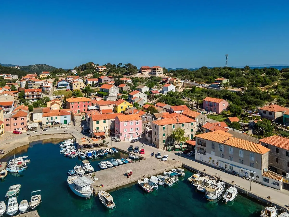 Teona Luxury Studio Apartment With Jacuzzi And Garden View Croatia